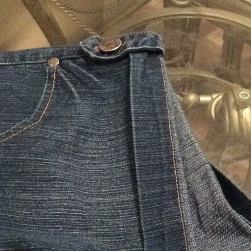 Shorts - Picture 6 of 6